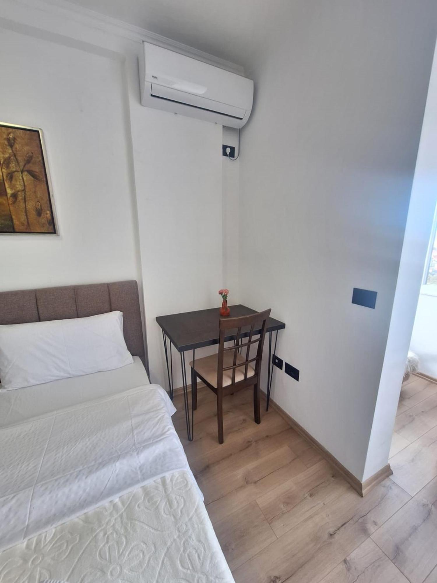Albania Apartment Near Tirana City Center Double Or Twin Bed エクステリア 写真