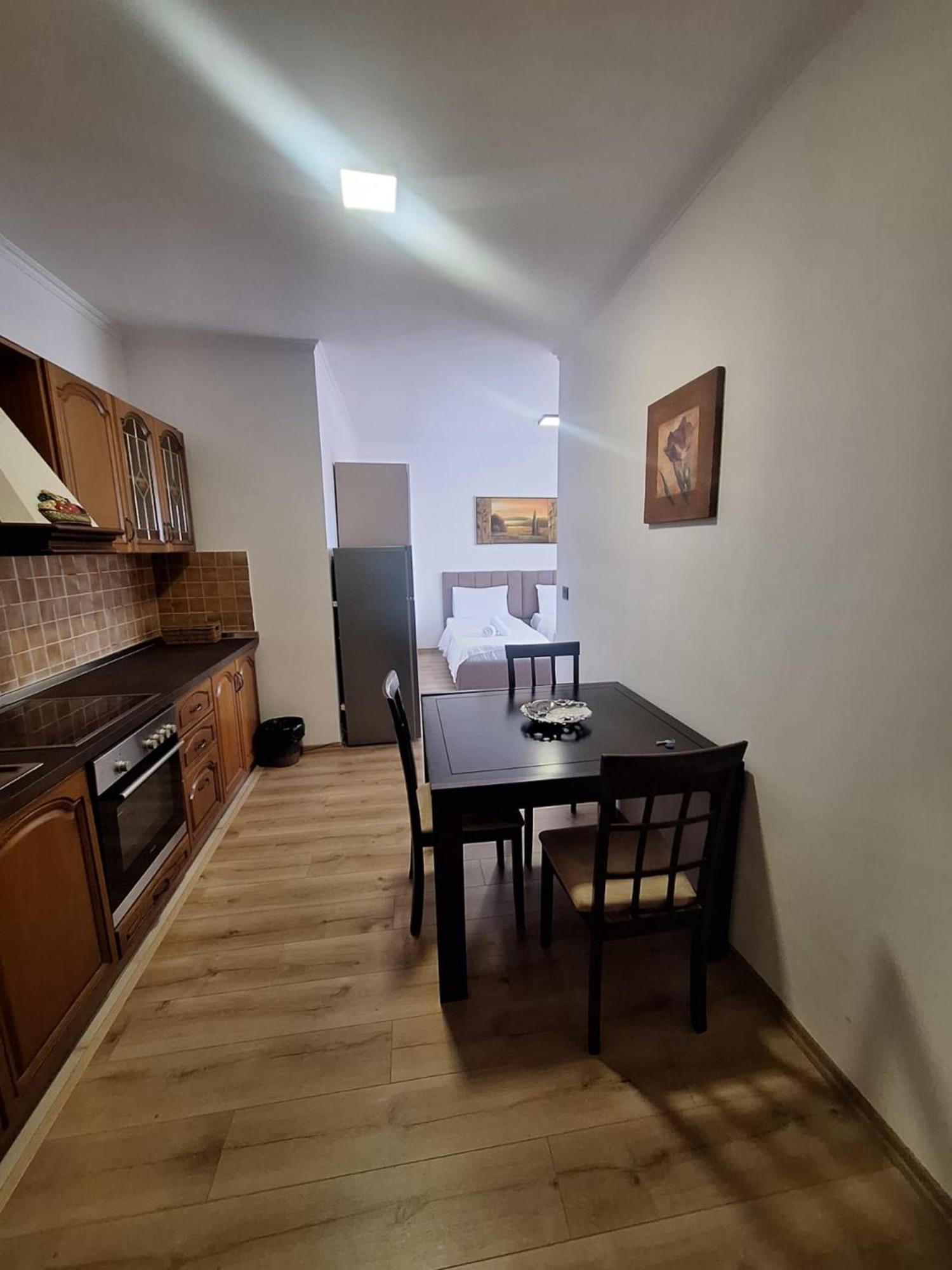 Albania Apartment Near Tirana City Center Double Or Twin Bed エクステリア 写真